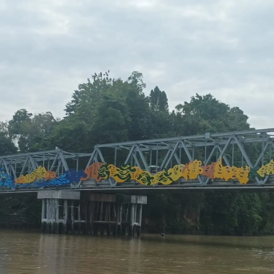 Mural plat besi untuk mempercantik taman, pagar atau dinding kamar.