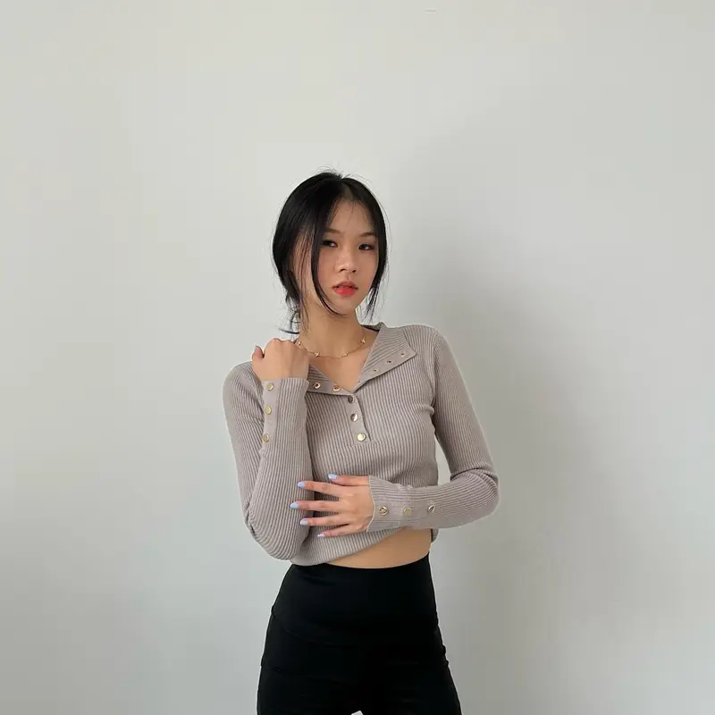 Inaya longsleeve with buttons top 2