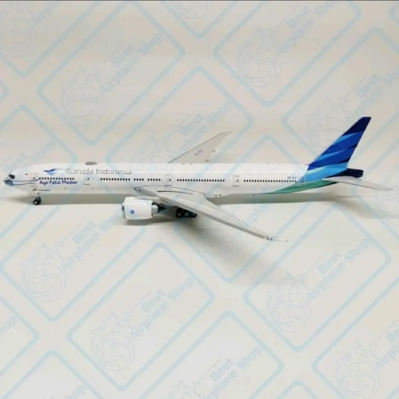 Phoenix Model Miniatur Diecast Pesawat Garuda Indonesia B777-300ER "Ayo Pakai Masker" PK-GIJ Skala 1:400 Toy 0