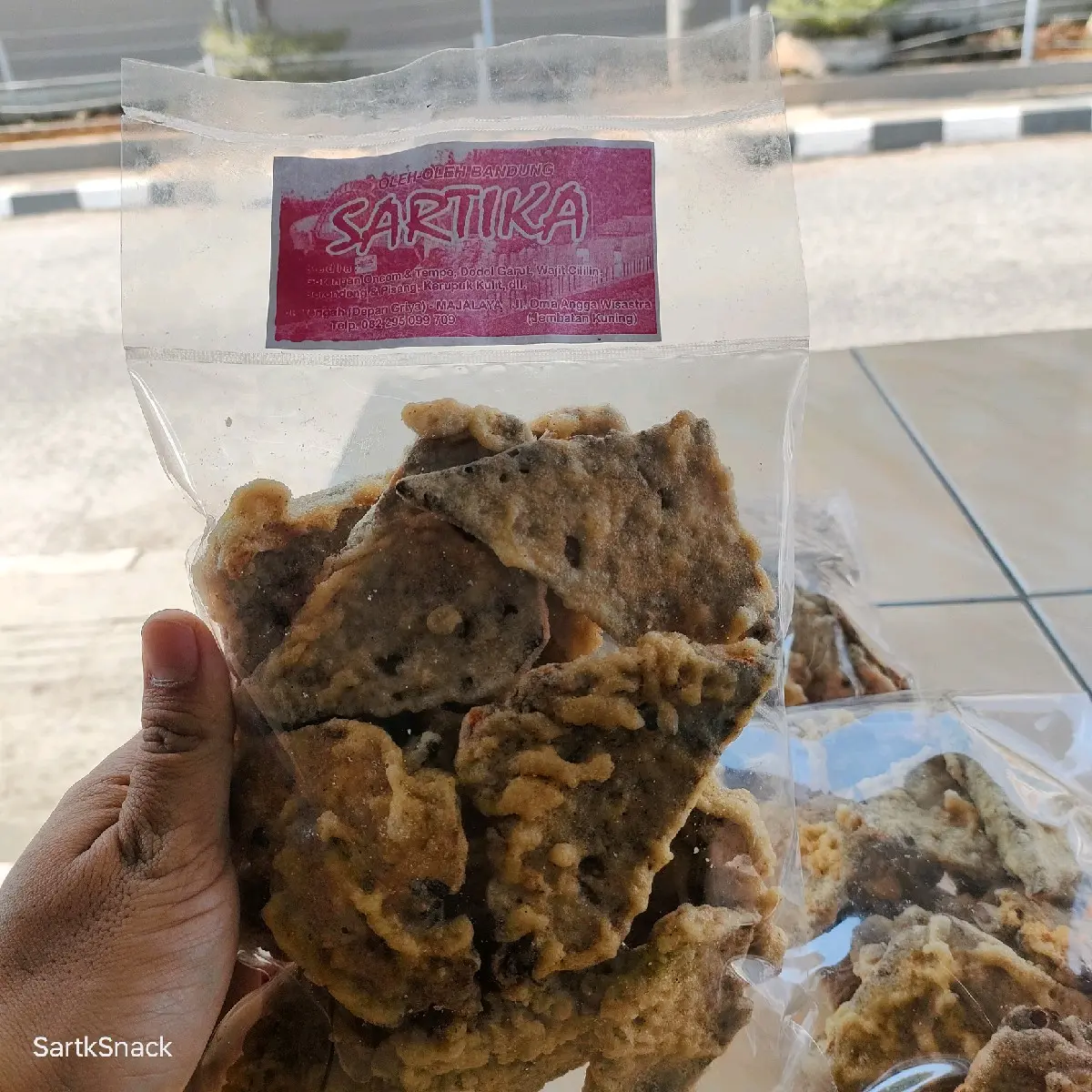 Goreng Oncom oleh oleh Bandung Kripik