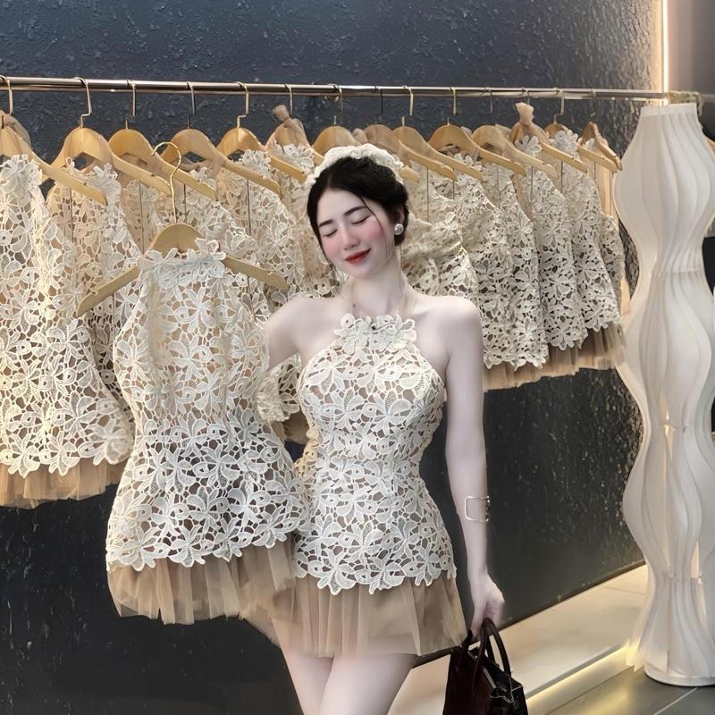 Set áo ren cổ yếm kèm chân váy voan lưới bồng xoè