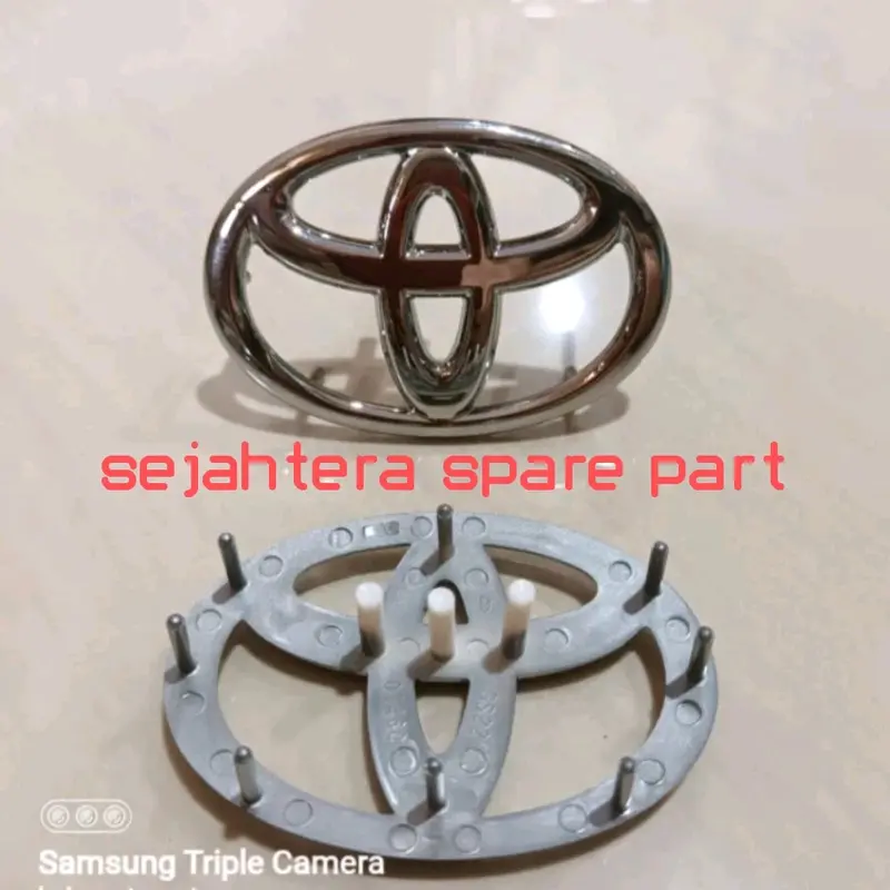EMBLEM LOGO STIR TOYOTA CROM MOBIL UNIVERSl ukuran 6.5cm x 4.5cm. Car 0