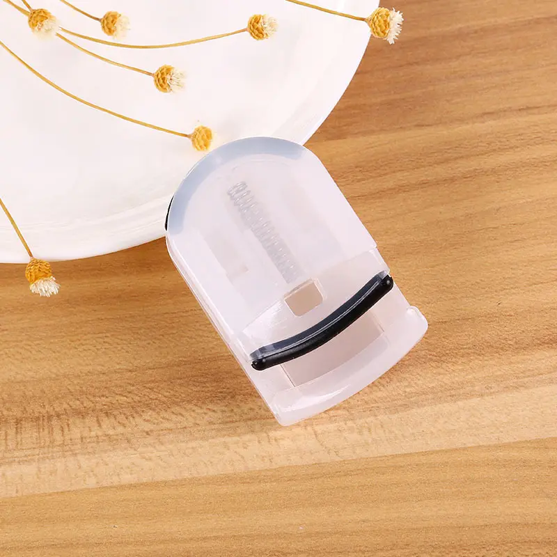 Portable eyelash curler Cute mini eyelash curler No need to pinch the eyelids, natural curling and long-lasting shaping beauty tool