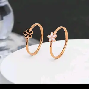 Cincin Bunga Titanium Wanita Anti Karat Anti Luntur Kekinian Korean Style Dengan Desain Bunga Elegan