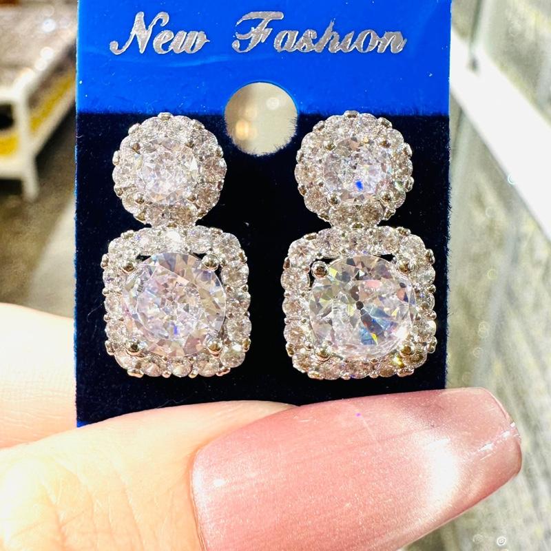 Hoa Tai 2 Tầng Đính Đá Titan - Kiểu Dáng Vuông Tròn Sang Trọng & Thoải Mái Cho Mọi Phong Cách Thời Trang