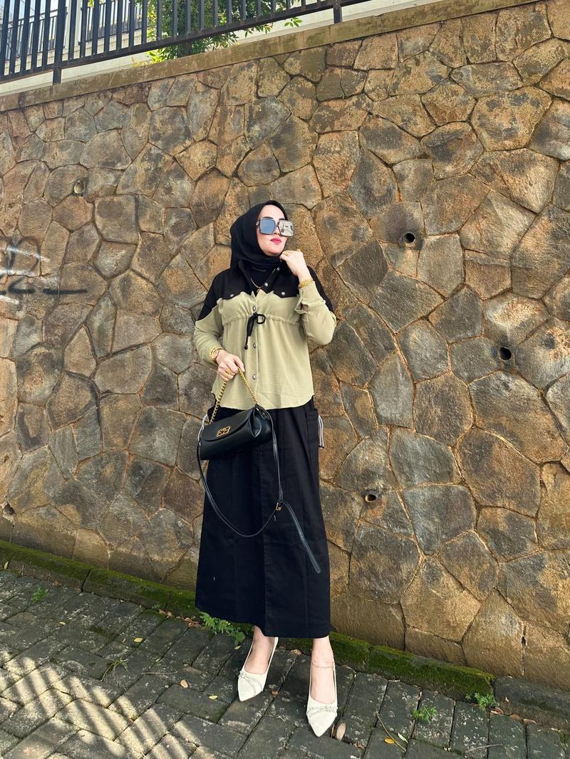 Product Introduction of Kimmy Black OneSet Cargo - Setelan Wanita Fit Twill Karet Tangan Panjang 29