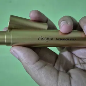 【COD】Tutup Mata 3 Warna Gradient untuk Pemula! Stik eyeshadow ini tahan air dan keringat, dengan tekstur matte dan shimmer, mudah diaplikasikan, tahan lama, dan dapat membantu Anda dengan mudah menciptakan mata yang memesona!