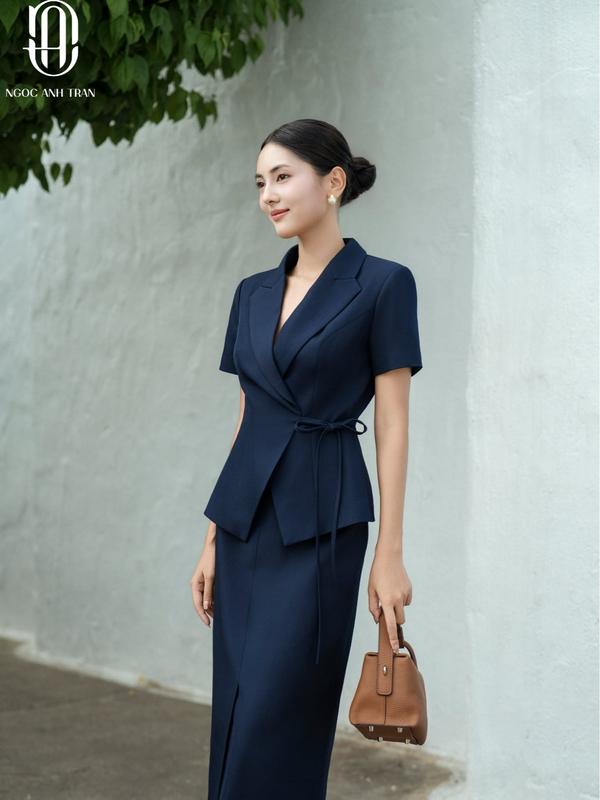  A196 - Set áo kiểu Lam Khuê phối chân váy xanh than xẻ trước NGOCANHTRAN 