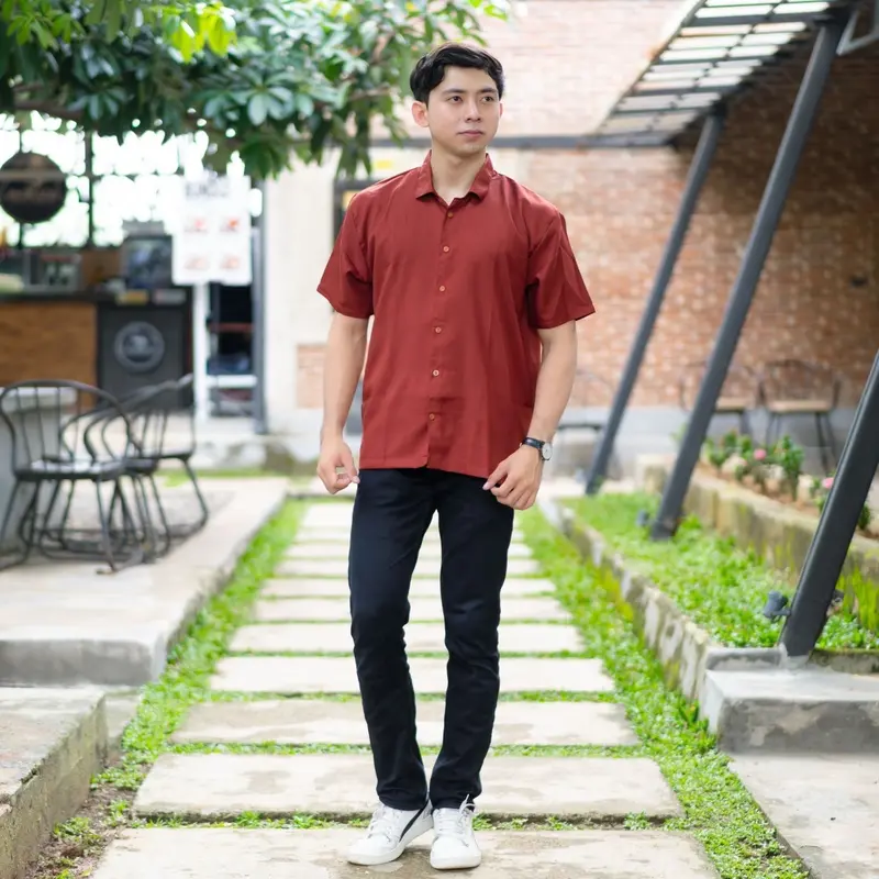 Matrix.id - Kemeja Pria Cassual Terbaru Hem Pria Populer Atasan Pria Kekinian Lengan Pendek Kerah V neck Bahan shakila Premium kemeja  viral Baju Lembut Panjang Casual 4