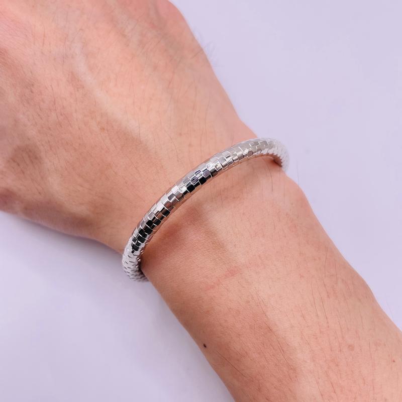  Vòng tay chạm caro dày 6 li màu trắng có khóa titan không phai không rỉ sét cho nam và nữ trangsucmoiluatuoi.RIN 