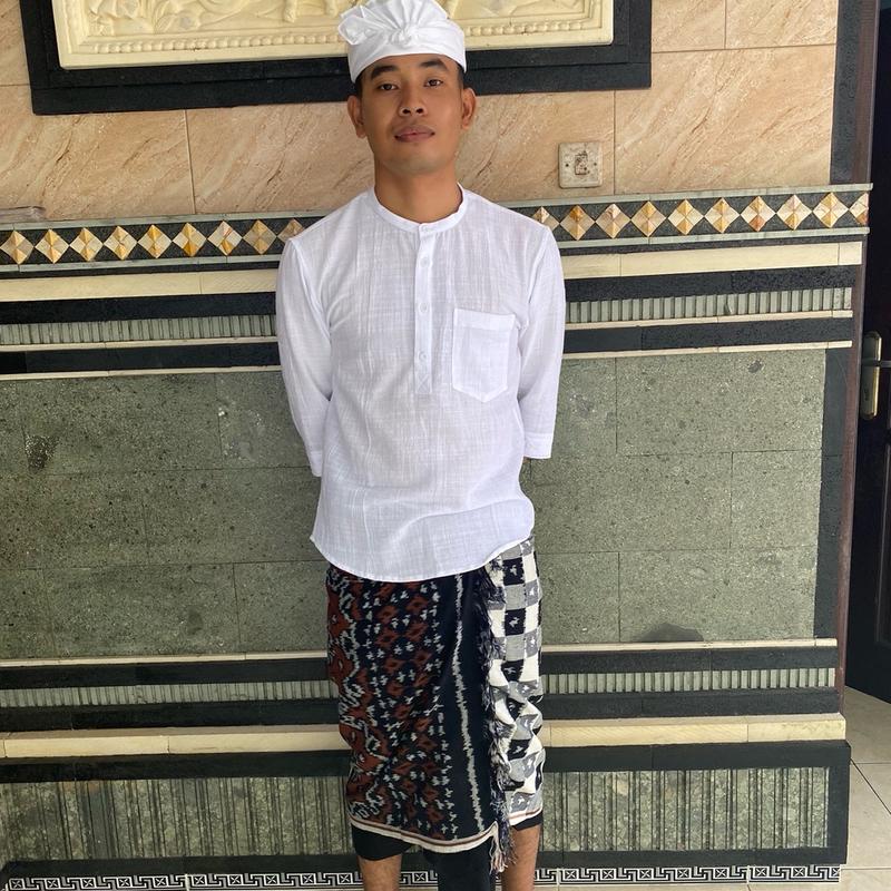 Baju/Kameja putih kancing setengah/kancing 3/lengan setengah•murah•dan nyaman digunakan 1