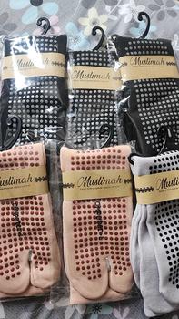 Product Review of Kaos Kaki Anti Slip Ukuran L Panjang Sebetis Wanita Bahan Nilon Spandex Lembut Muslim from y**i 1