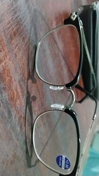 Product Review of （Bisa COD）Kacamata Baca Anti Radiasi Lensa Plus Lensa Baca dan Jalan Lensa Double lensa Bifocal Frame Modis Unisex Pria Wanita Cewek Cowok bifokal 605 from i**g 0