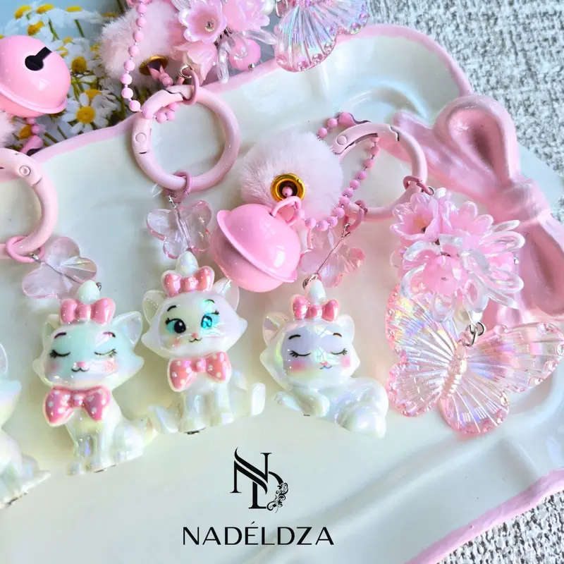 Nadeldza Mini Strap Chain Bag Charm Marie Cat Luxury Karakter Kucing Kupu  Pompom Bunga Lonceng Bunyi / Gantungan Tas Hp Karakter Marie Cat Kucing Lucu 0