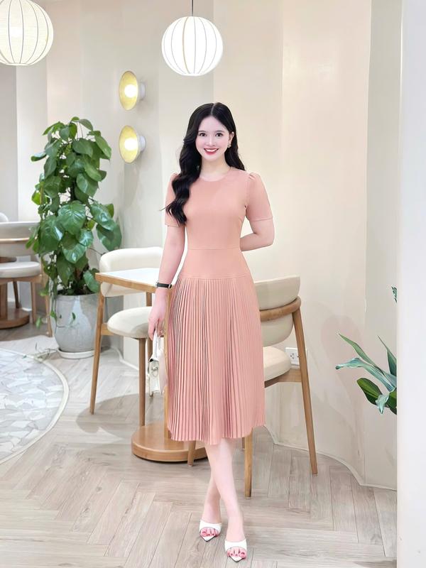 Đầm váy nữ thiết kế Nhật Vy cổ tròn tay ngắn xếp ly dáng dài bigsize công sở văn phòng dự tiệc quà tặng vợ mẹ màu hồng nude xanh đậu - D3382
