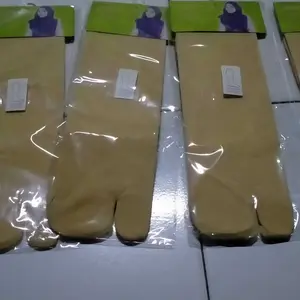 Kaos Kaki Dua Jari Stocking Anti Slip Wanita Remaja Dewasa Jempol Muslimah Cream Hitam Panjang / Kaos kaki untuk Umroh