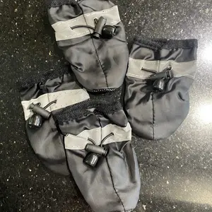 4Pcs Sepatu Boots Anjing / Kucing Tebal Anti Cakar / Slip / Air / Kaus Kaki Kucing Anjing / Sepatu Anjing Poodle / Sepatu Kucing / Sepatu Anjing Golden - Kecil Besar