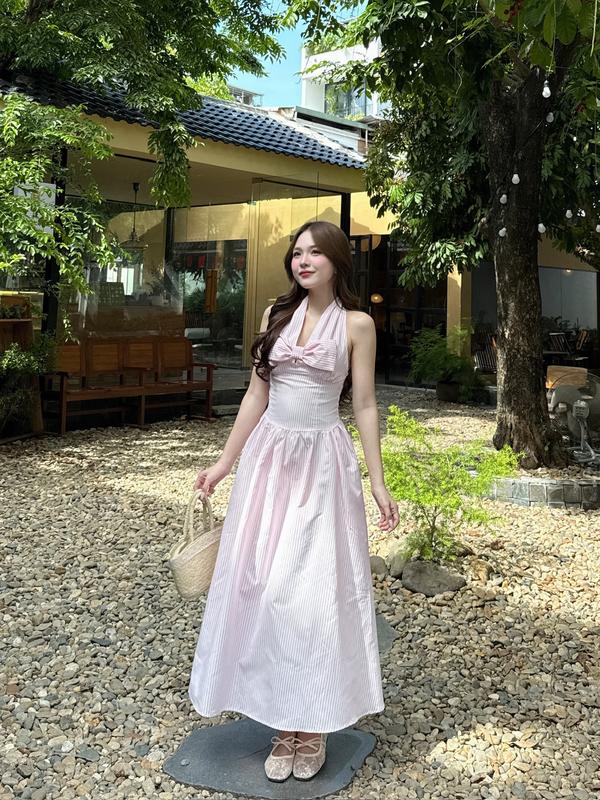 Đầm maxi yếm kẻ sọc đính nơ ngực Ảnh thật Sẵn