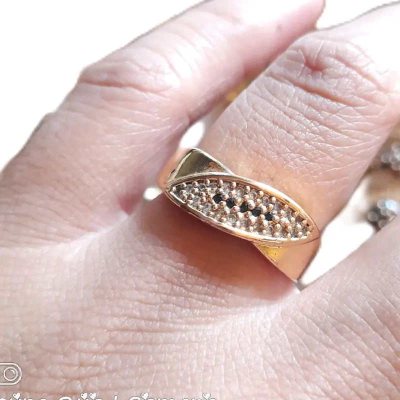 cincin lapis emas permata putih dan hitam 0