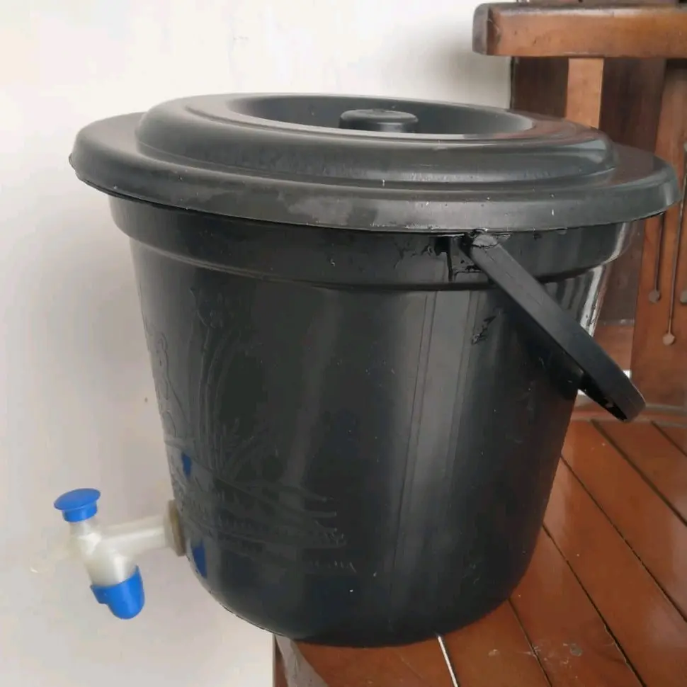 EMBER KRAN CUCI TANGAN 10  LITER