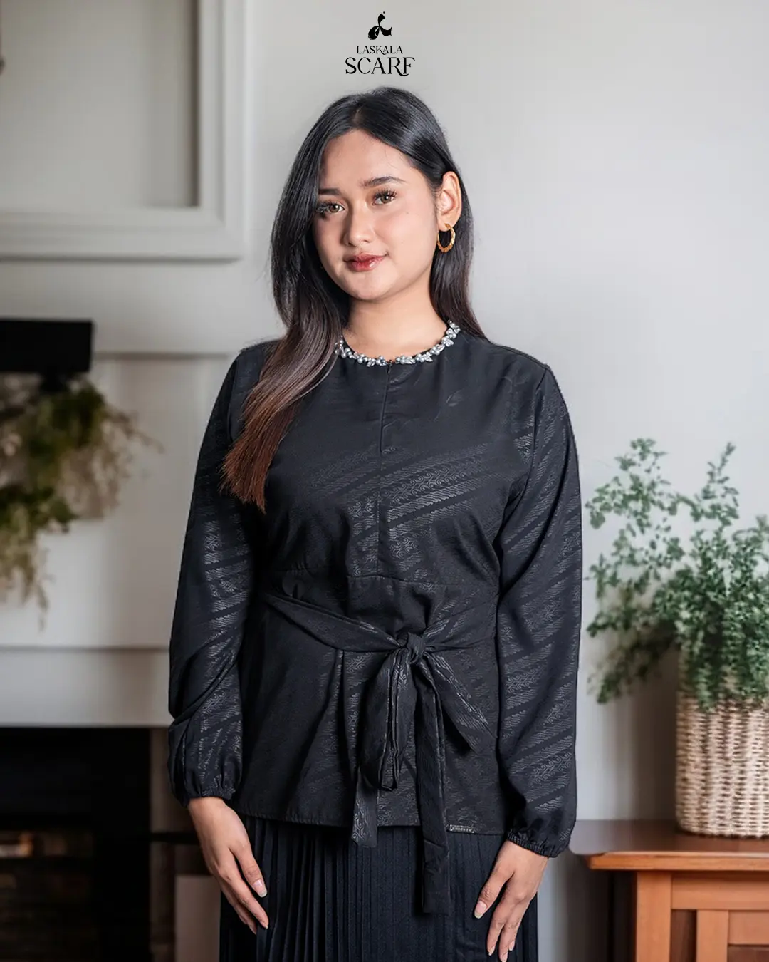 Laskala Woman Dilan Black Blouse Batik Hitam Lengan Panjang