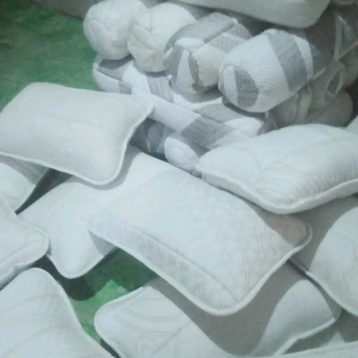 Bantal Guling Memory super empuk dan berkualitas Bed