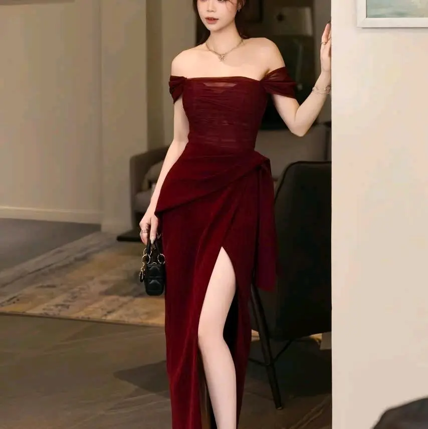 VÁY ĐỎ ĐI TIỆC.VÁY BODY ĐỎ LƯỚI DẺO PHỐI COTTONG HÀN XẺ TÀ SANG CHẢNH.