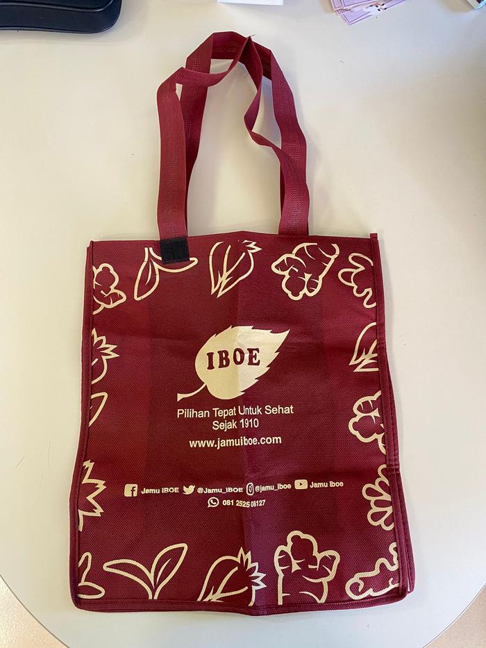 Gambar TAS SPOUNBOND MAROON JAMU IBOE FREE GIFT dari Jamu Iboe Store Kota Surabaya Tokopedia