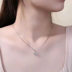 Kalung Titanium Liontin Permata Anti Karat Elegan untuk Pria Wanita Remaja Dewasa Material Tahan Karat Desain Elegan dan Menarik