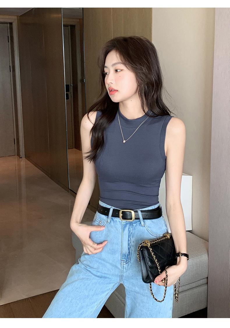 Product Introduction of Round neck thread base shirt for women with sleeveless vest suspender cover for breasts outside and inner tops new style hot base underwear outside and strapless beautiful back top 16