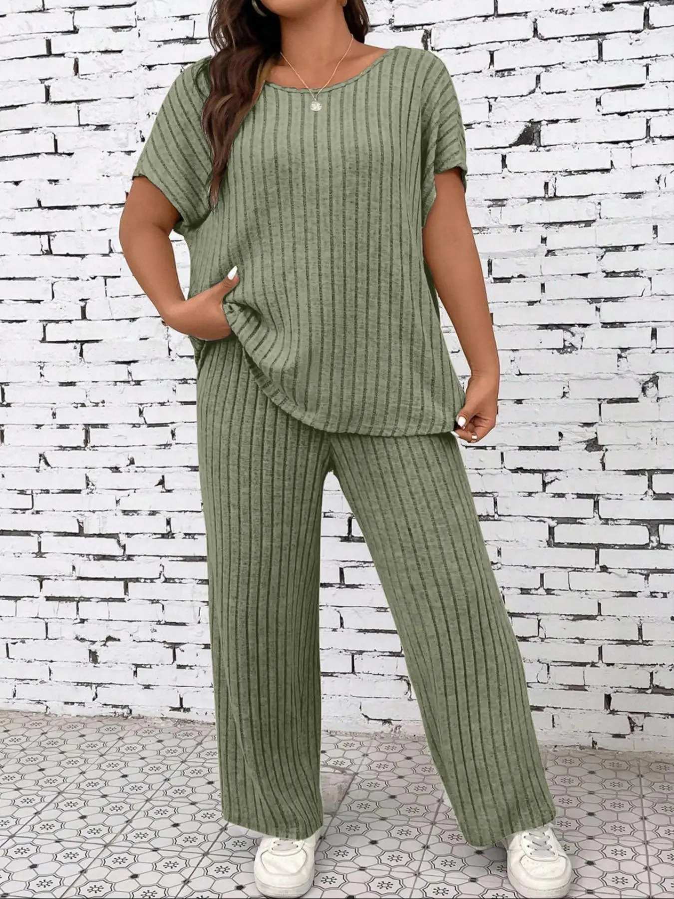 【Plus Size】 Solid Ribbed Top & Pants Loungewear Two-piece Set, Casual Comfy Round Neck Short Sleeve Tee & Trousers PJ Set, Women's Loungewear for Summer