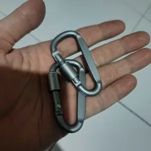 Carabiner 6D Gantungan Aluminium dengan Drat Ulir Safety Lock Tebal