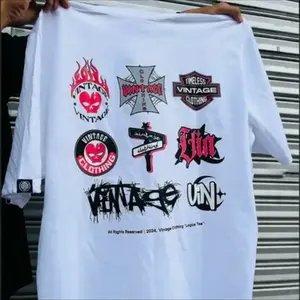 Kaos Distro Pria Wanita Motif Cetak Vintage Banyak Desain Keren, Kaos Polos Putih Hitam Kwalitas Premium untuk Stylish Harian