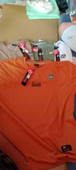 Product Review of Paket 4PCS 100RIBU Kaos Distro BAHAN SEMI KATUN MOTIF SIMPEL Ready SIZE M-L-XL-XXL-XXXL MIX BRAND from B**a 0