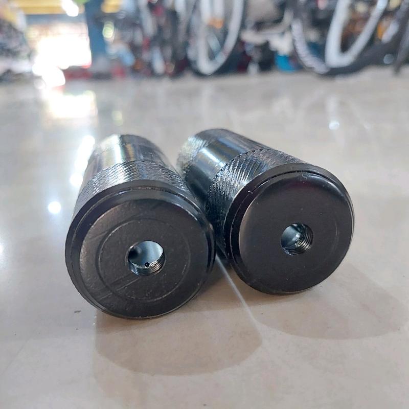 PANCATAN KAKI/TEMPAT PIJAKAN KAKI BELAKANG SEPEDA/JALU- SEPASANG HITAM 1