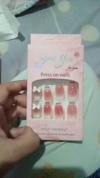 Product Review of KUKU PALSU YAAYEE NAILS ART KODE Z287 Kuku Palsu isi 24pcs DENGAN STIKER TEMPEL LEM TANGAN from A** W**h D**l A**n 1