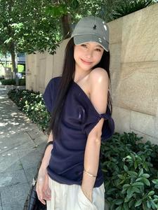 เสื้อยืดแขนสั้นเปิดไหล่เอียงสําหรับฤดูร้อนสําหรับผู้หญิง