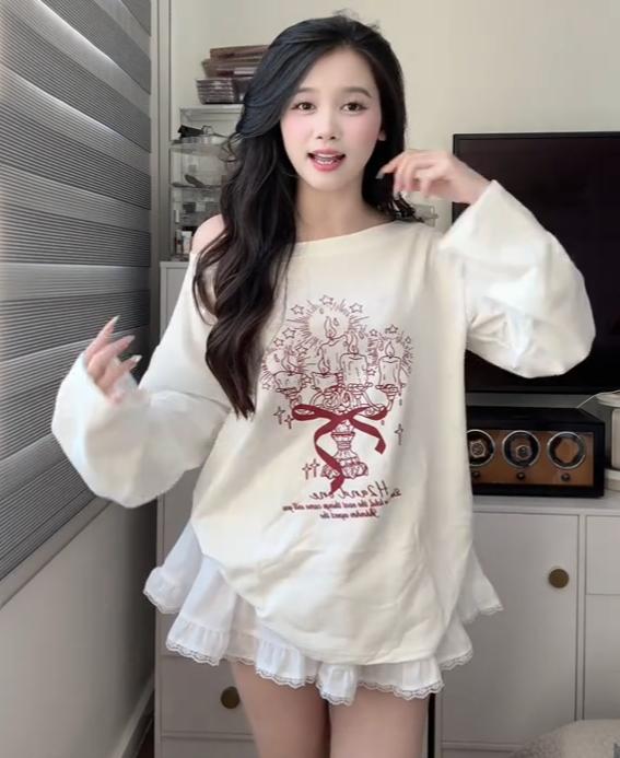 Áo thun nữ tay dài Coquette Balletcore trễ vai form rộng kiểu Ulzzang cổ rộng freesize che khuyết điểm mặc đi chơi - Áo phông oversize cổ thuyền chất thun da cá co giãn thoải mái