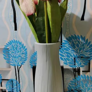 Vas Bunga Plastik Estetik / Vas bunga minimalis / Pot Bunga Warna Warni Hiasan Dekorasi Rumah / vas dekorasi