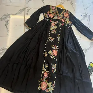 Hindi hitam pekat sutra premium