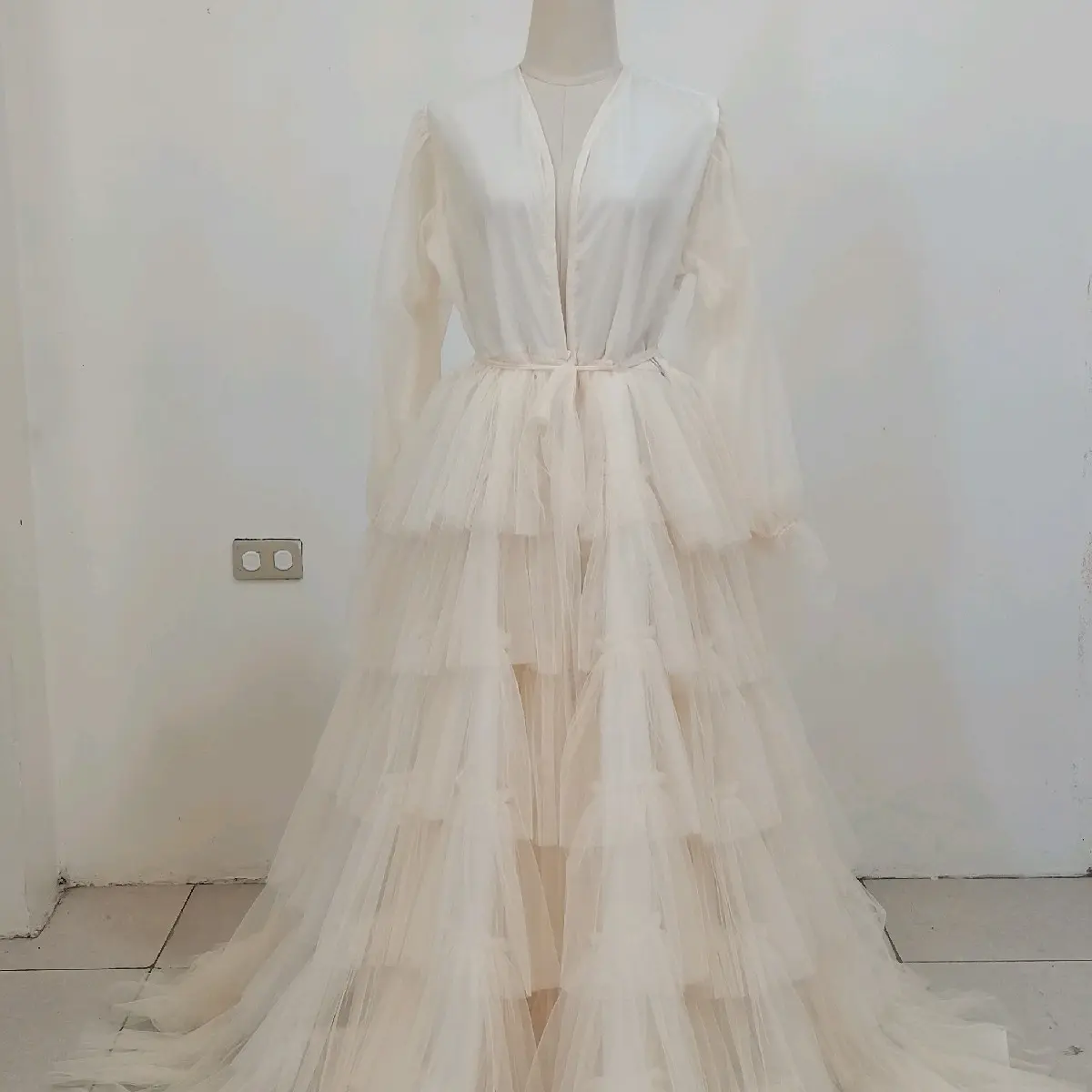 Bridal robe/wedding robe size and color can be costumize