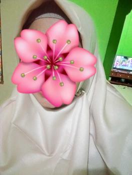 Product Review of ZARYTA SINAR LACER CUT GLAMOUR / KERUDUNG SEGIEMPAT SINAR PREMIUM METAL LOGO from S**e S**i 0