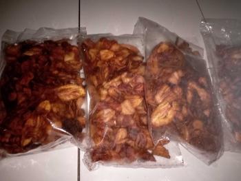 Product Review of [1kg] KRIPIK SALE PISANG KERING 1 KG total [4 x 250 gram] KHAS Cilacap RASA Manis Renyah Kriuk Cemilan Snack asli cilacap Keripik Salai Pisang CRISPY HALAL from o**e 0