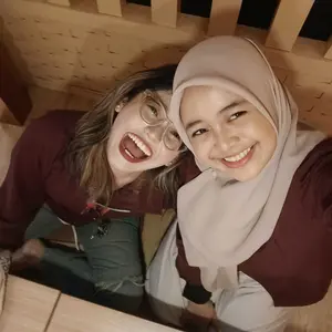 Wispie Level Top | Atasan Jaket Fleece Wanita Zipper Maroon Burgundy