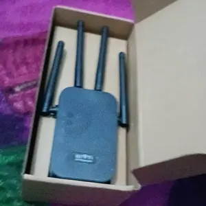 WIFI Expander 2400mb Repeater Nirkabel Rumah Repeater wifi yang nyaman Penguat Sinyal Antena Dual Band 4