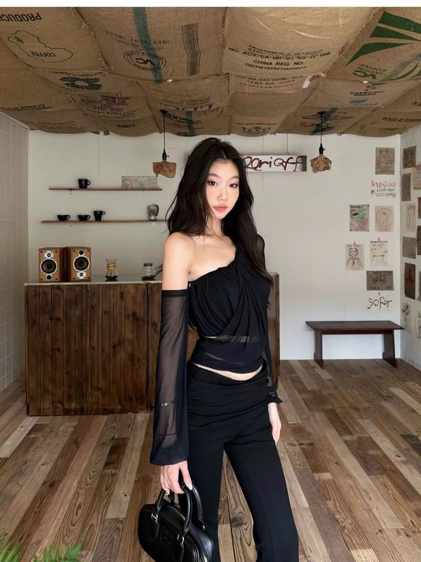 Áo trễ vai lưới dáng ngắn tay dài đen V7 - Orimi