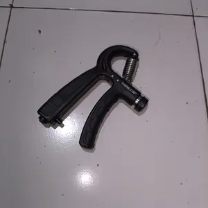 [READY] TrailTop Handgrip Hand Grip Alat bantu fitness Otot lengan Tangan Portable Outdoor grip