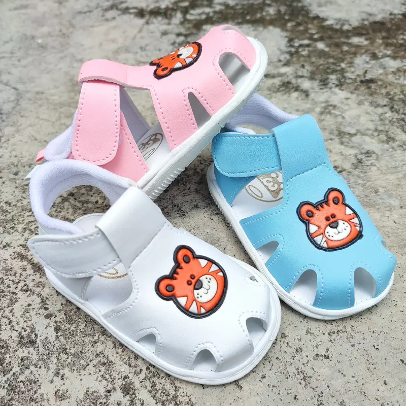 Sandal Anak Bunyi Usia 1 sampai 3 tahun Bebek Lucu trendy fashion kaki anak perempuan dan laki-laki Anak-Anak Karet Motif Sepatu 5