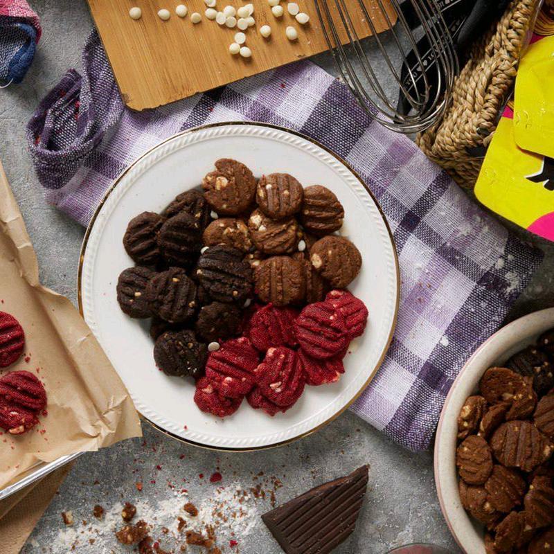Choco Albab Trio Cookies | Flavoured Snack | Red Velvet, Dark Chocolate & Famous Mocha | Butter Cookies With Almond Nibs | SG Ready Stock | Great for dips | Crushed Ice Blended Toppings | Kuih Raya cookie 7