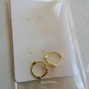Anting Bunga Daisy Lima Kelopak Anti Karat Anti Pudar Hypoallergenic Warna Silver dan Emas Model Minimalis Aksesoris Fashion Sehari-hari Pilihan Hadiah Istimewa CB01